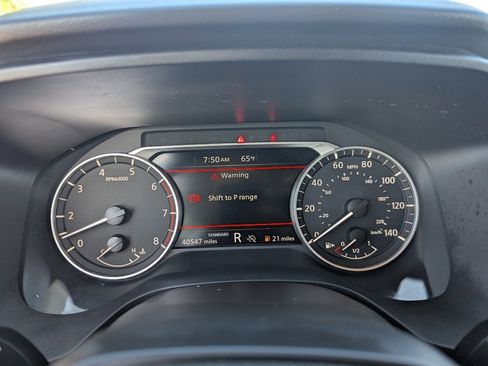 Certified 2025 Nissan Rogue SV image 28