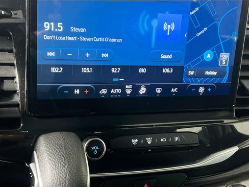 Used 2023 Ford Transit 350 XLT image 26