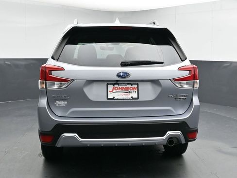 Used 2022 Subaru Forester Touring image 7