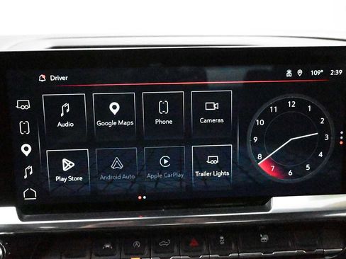 Used 2025 GMC Sierra 1500 SLT AWD/4WD image 15
