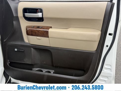 Used 2010 Toyota Sequoia Platinum image 21