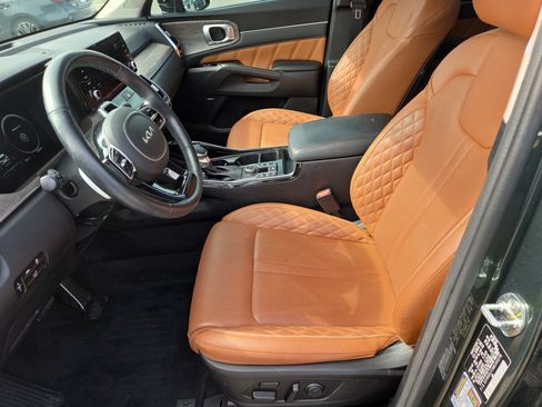 Used 2022 Kia Sorento SX Prestige w/ Rust Color Package AWD/4WD image 5