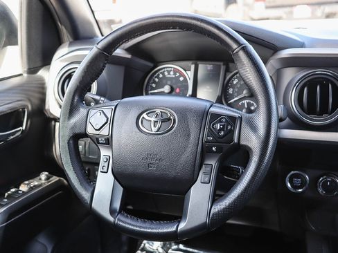 Certified 2023 Toyota Tacoma TRD Off-Road AWD/4WD image 15
