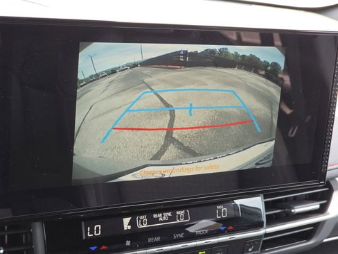 Used 2025 Toyota Sienna XSE w/ XSE Plus Package image 23