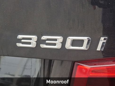 Used 2018 BMW 330i xDrive Sedan w/ Convenience Package image 23