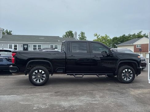 Used 2021 Chevrolet Silverado 2500 Custom w/ Custom Value Package AWD/4WD image 4