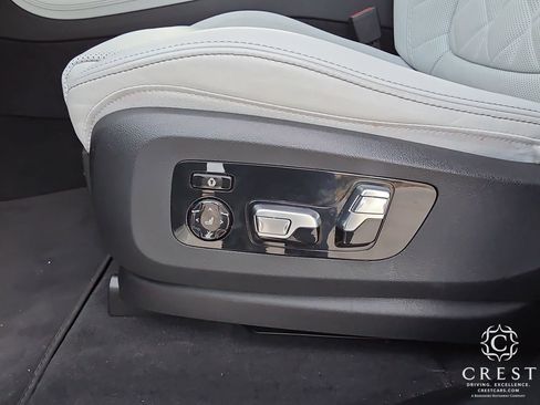 Used 2024 BMW X7 xDrive40i image 10