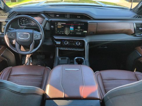 Used 2025 GMC Sierra 2500 Denali Ultimate AWD/4WD image 14