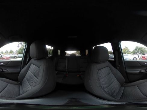 Used 2025 Chevrolet Equinox LT image 42