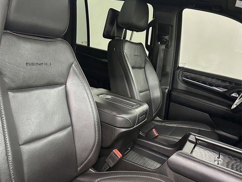 Used 2023 GMC Yukon XL Denali image 45