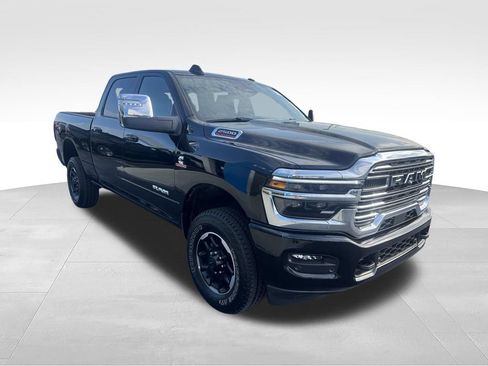 Used 2026 RAM 2500 Laramie AWD/4WD image 17
