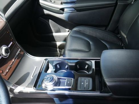 Used 2020 Ford Edge Titanium AWD/4WD image 22