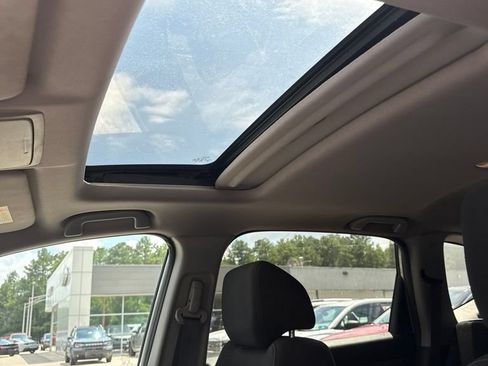 Used 2017 Honda CR-V EX image 11