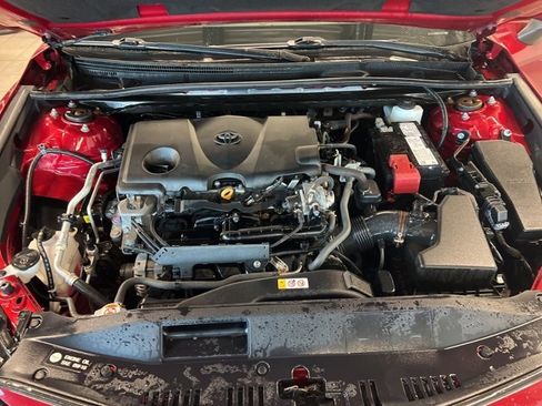 Used 2021 Toyota Camry LE image 13