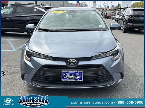 Used 2023 Toyota Corolla LE FWD image 2