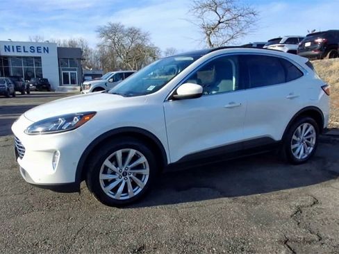 Certified 2022 Ford Escape Titanium w/ Titanium Elite Package image 4