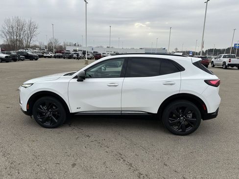 Used 2025 Buick Envision Sport Touring image 2