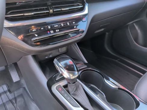 Certified 2024 Buick Envista Sport Touring FWD image 22