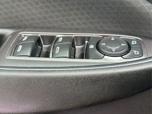 Used 2018 Chevrolet Malibu LT image 28