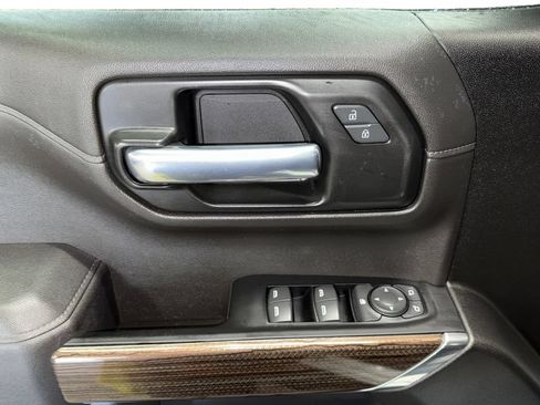Used 2022 Chevrolet Silverado 1500 LT Trail Boss w/ Convenience Package II AWD/4WD image 11