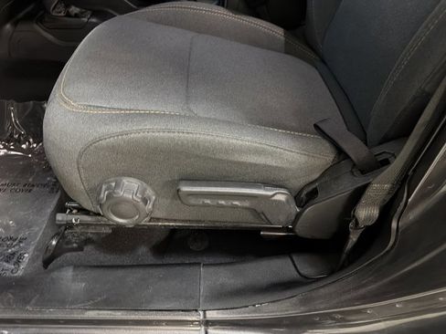 Used 2024 Jeep Wrangler Sport S image 16