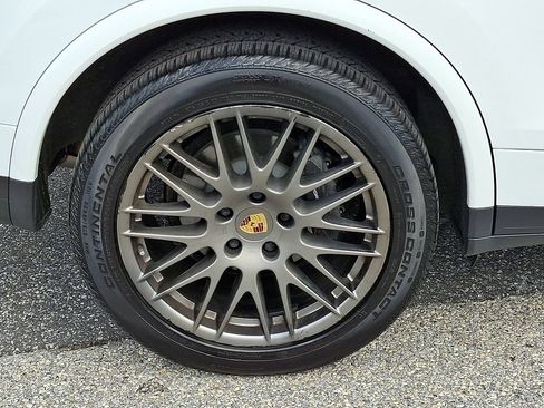 Used 2017 Porsche Cayenne Platinum Edition AWD/4WD image 8