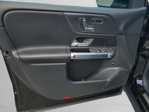 Certified 2024 Mercedes-Benz GLB 250 image 19