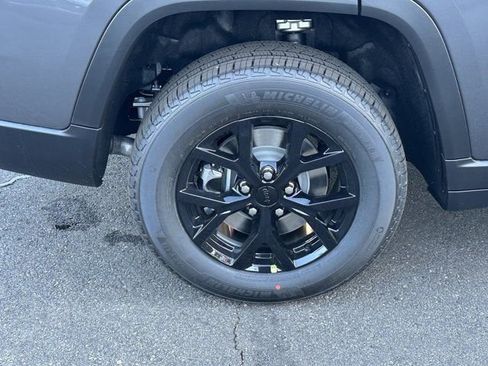 New 2025 Jeep Grand Cherokee L Altitude image 17