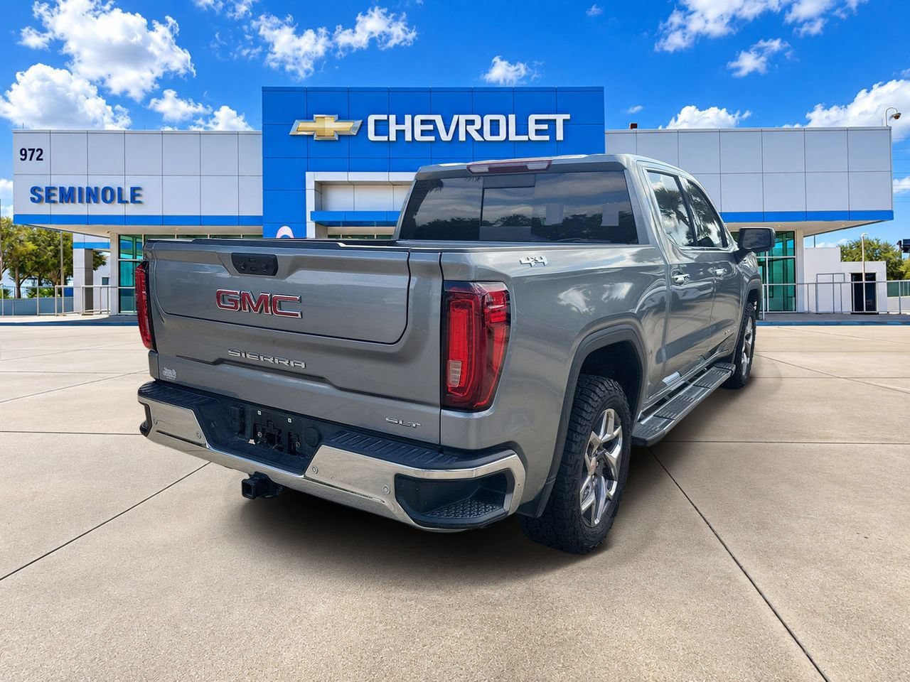 Used 2023 GMC Sierra 1500 SLT w/ SLT Premium Package AWD/4WD image 3