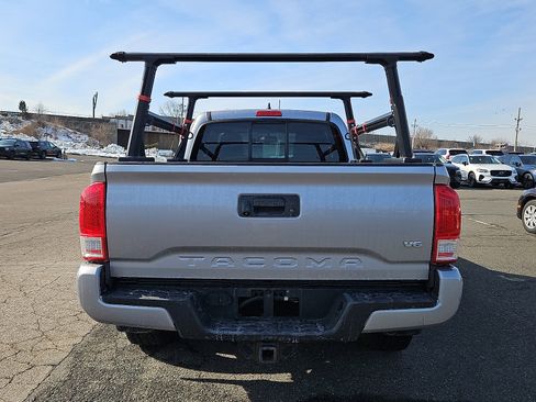 Used 2016 Toyota Tacoma TRD Sport w/ Towing Package image 6