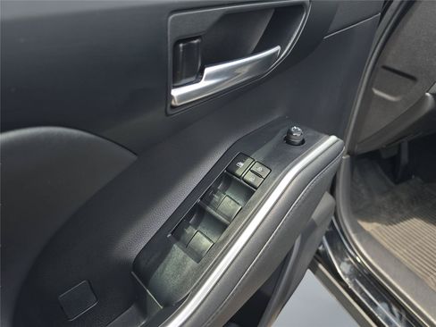 Used 2023 Toyota Highlander XSE AWD/4WD image 25