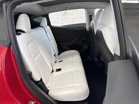 Used 2022 Tesla Model Y Long Range image 45