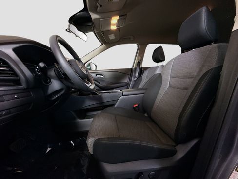 Used 2023 Nissan Rogue SV image 22