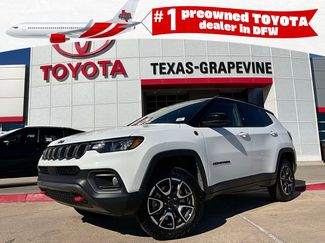 Used 2025 Jeep Compass Trailhawk video 1