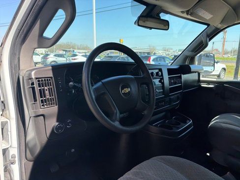 Used 2019 Chevrolet Express 2500 image 21