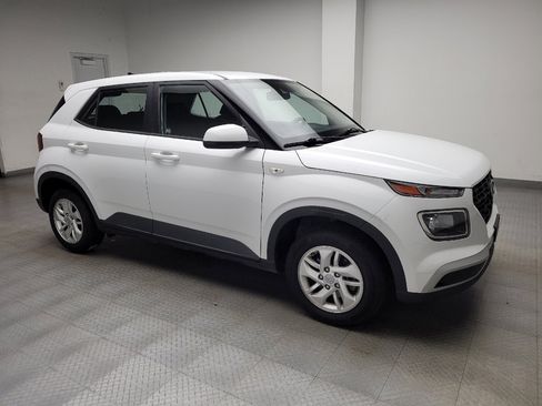 Used 2021 Hyundai Venue SE FWD image 11