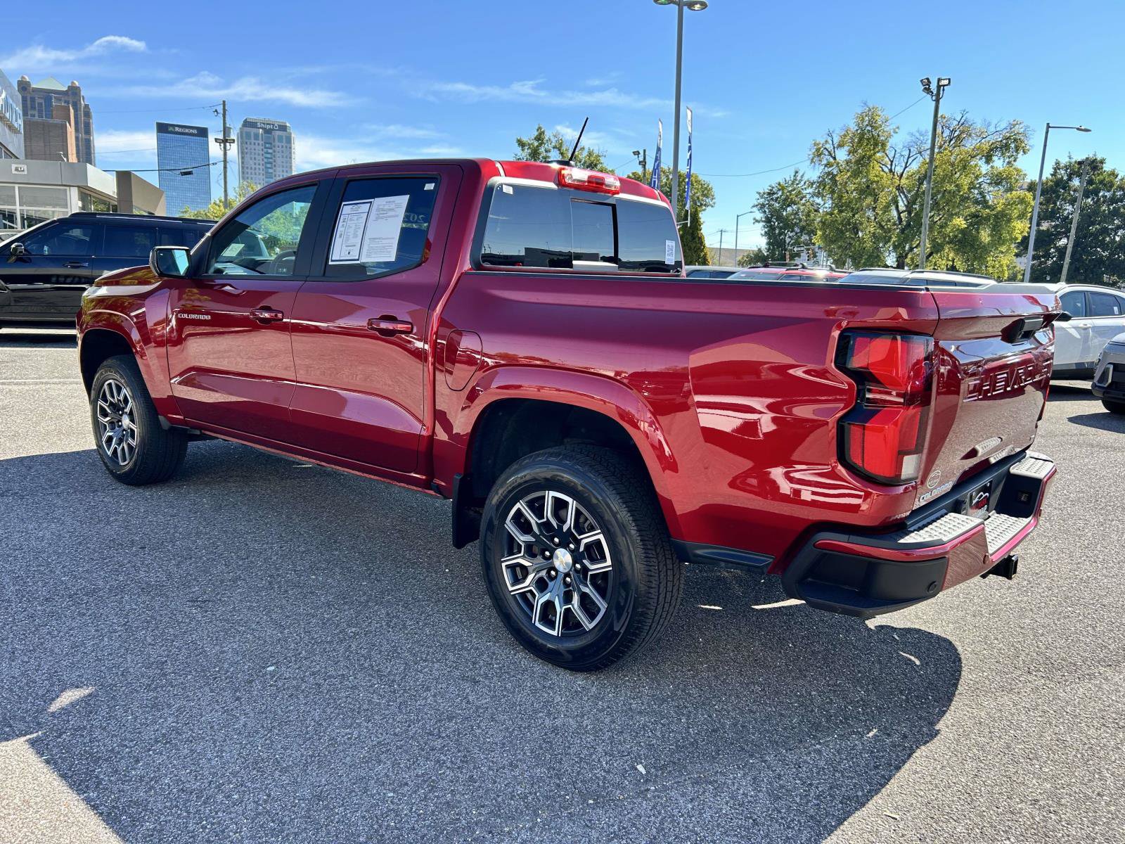 Used 2023 Chevrolet Colorado LT w/ LT Convenience Package III RWD image 4