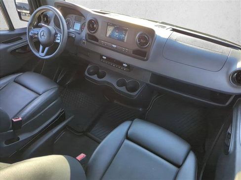 Used 2019 Mercedes-Benz Sprinter 2500 image 25