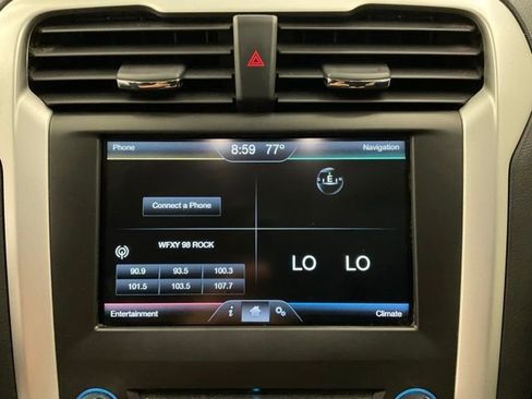 Used 2016 Ford Fusion SE FWD image 18