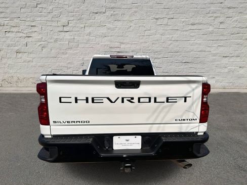 Used 2025 Chevrolet Silverado 2500 Custom w/ Custom Value Package image 6