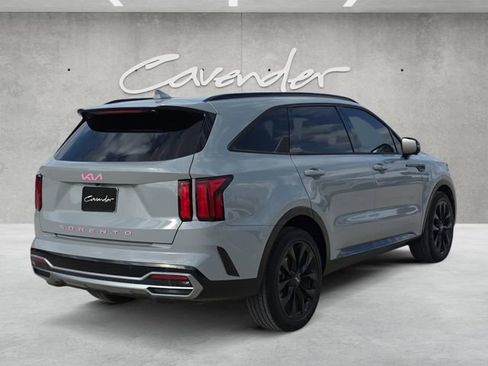 Used 2022 Kia Sorento SX image 16