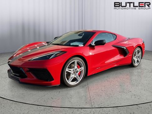 Used 2022 Chevrolet Corvette Stingray Preferred Cpe w/ Z51 Performance Package RWD image 2