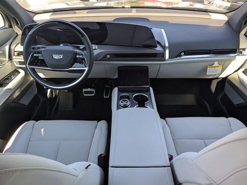 New 2026 Cadillac Vistiq Luxury w/ LPO, Floor Liner Package image 13