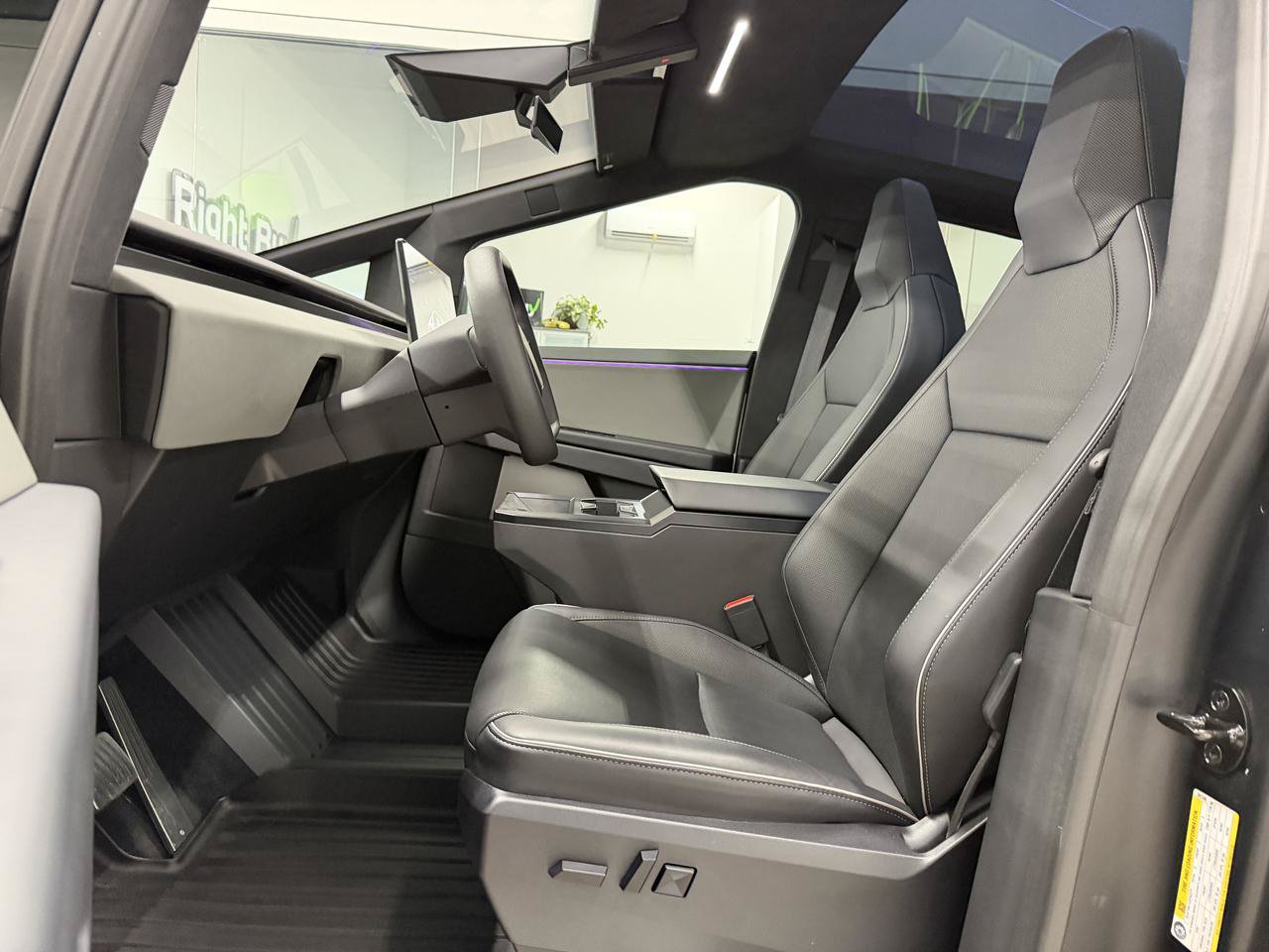 Used 2024 Tesla Cybertruck AWD Crew Cab image 8