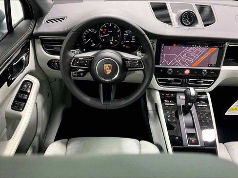 New 2026 Porsche Macan image 13