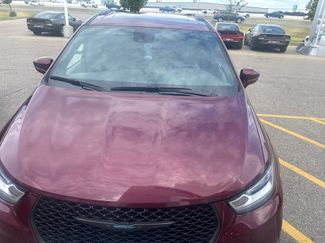 Used 2021 Chrysler Pacifica Limited w/ Uconnect Theater Family Group FWD video 2