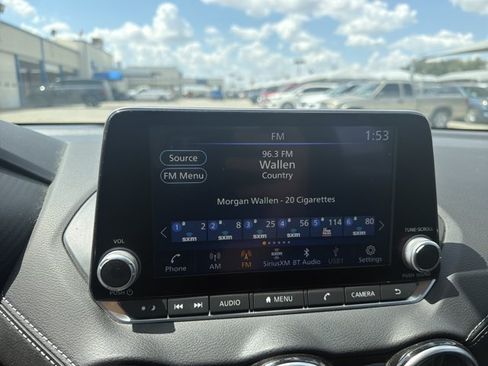 Used 2022 Nissan Sentra SV FWD image 13