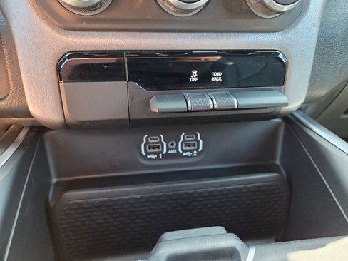 Used 2023 RAM 1500 Big Horn AWD/4WD image 28