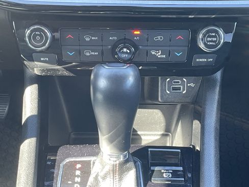 Used 2022 Jeep Compass Trailhawk w/ Trailhawk Elite Group AWD/4WD image 22