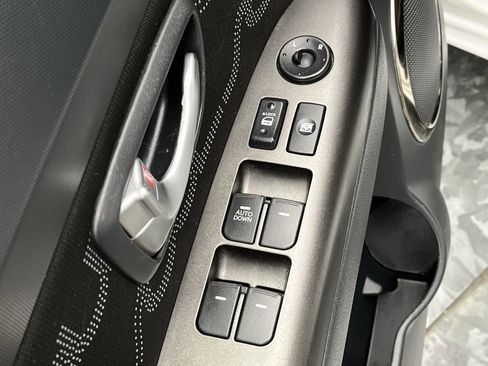 Used 2013 Kia Soul + image 7